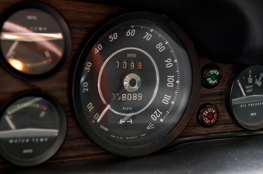  Volvo P1800E 1972 года  (фото 15 из 23)